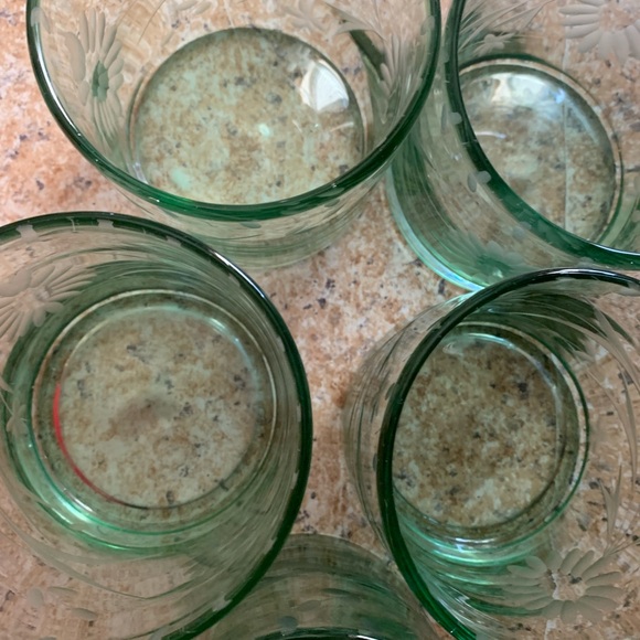 Bobby Flay Green Etched Glasses set of 5. - Picture 5 of 7